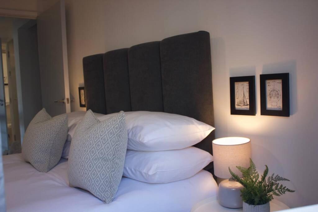 Apartments In The Heart Of เพนแซนซ์ ภายนอก รูปภาพ